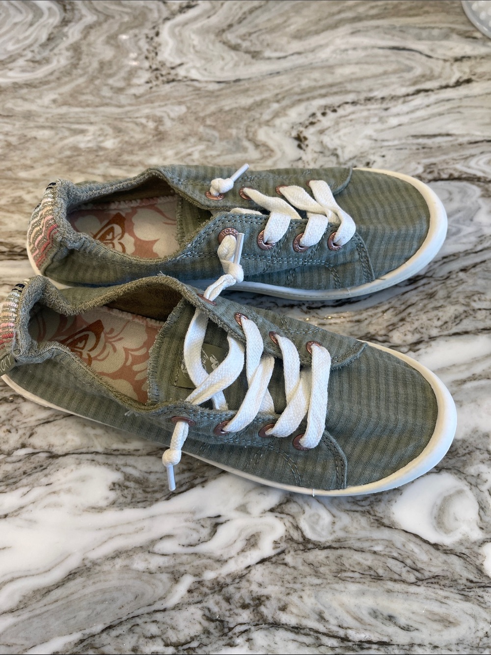 Roxy Olive Green Canvas Lace-Up Sneakers with White Laces